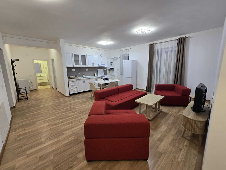 Inchiriez Apartament 3 Camere Zona Valletta Park