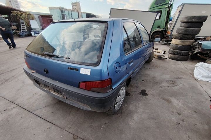 Far dreapta Peugeot 106 1995 1.0 MT (45 hp)