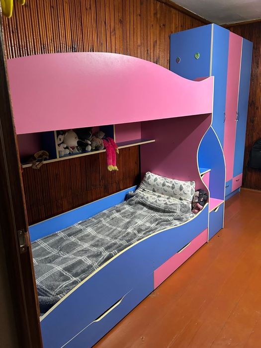 Продам гарнитур.