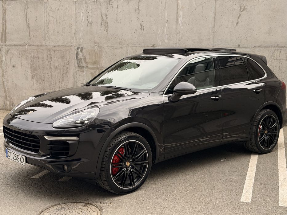 Porsche Cayenne 3.0 Diesel Faruri led/Jante21/Pachet GTS/Panoramic