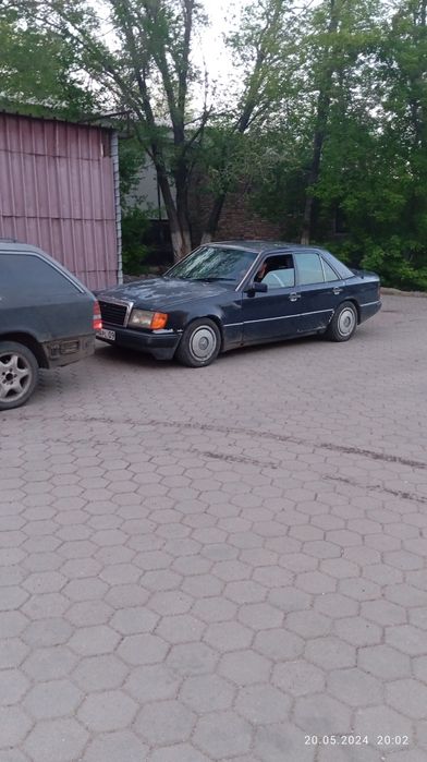 Продам Мерседес 124