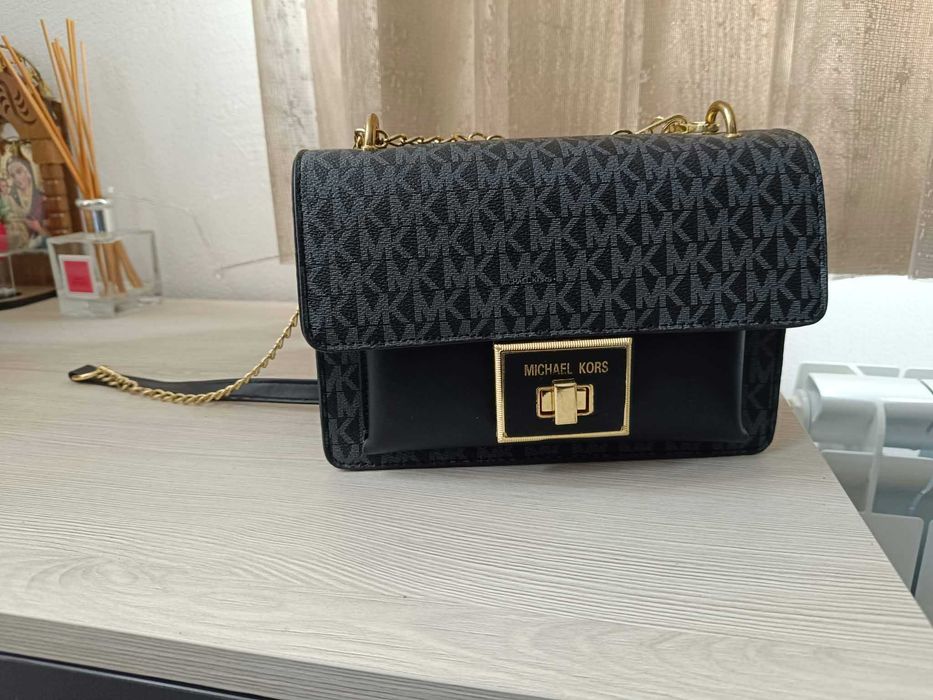 Черна дамска чанта Michael Kors