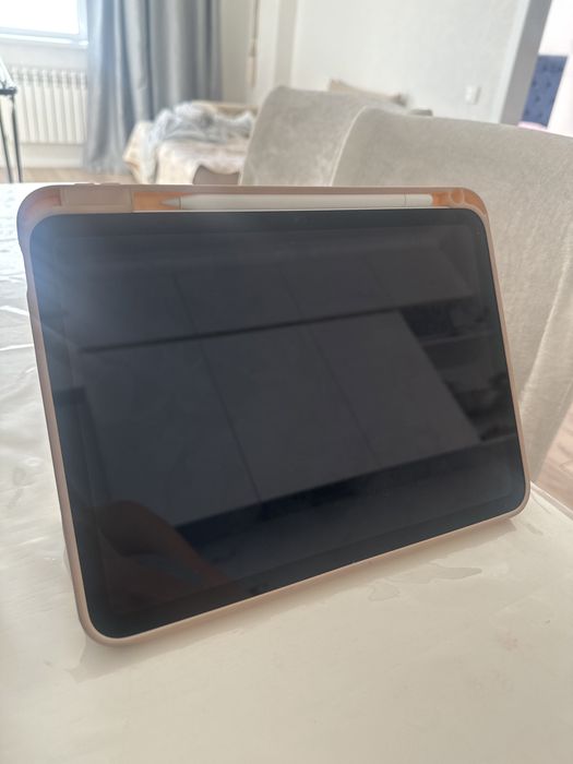 Ipad A16 вместе с Apple Pencil 1 поколения