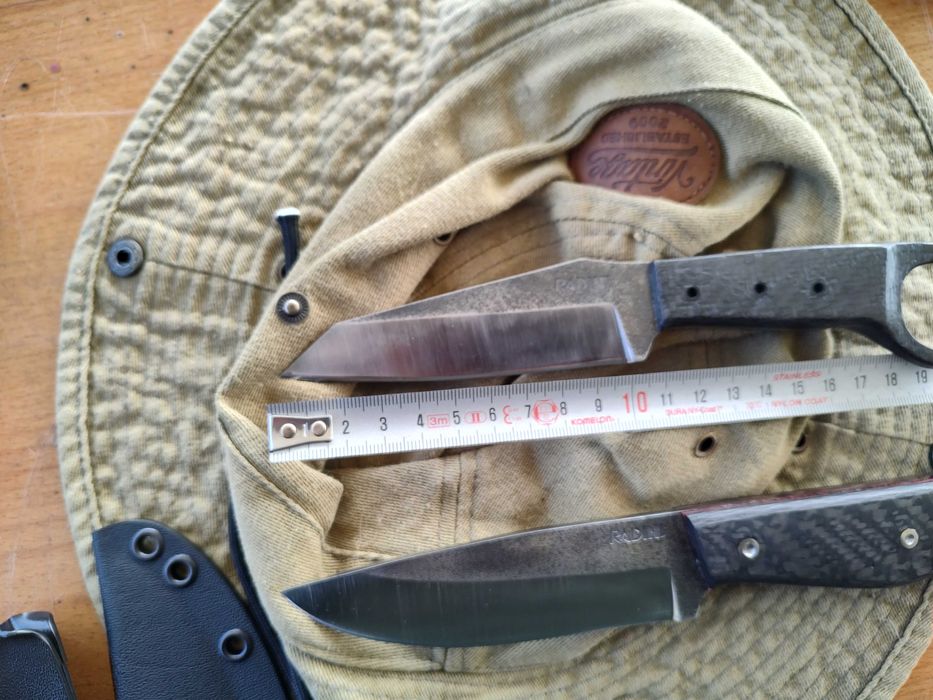 Нож от премиум стомана...