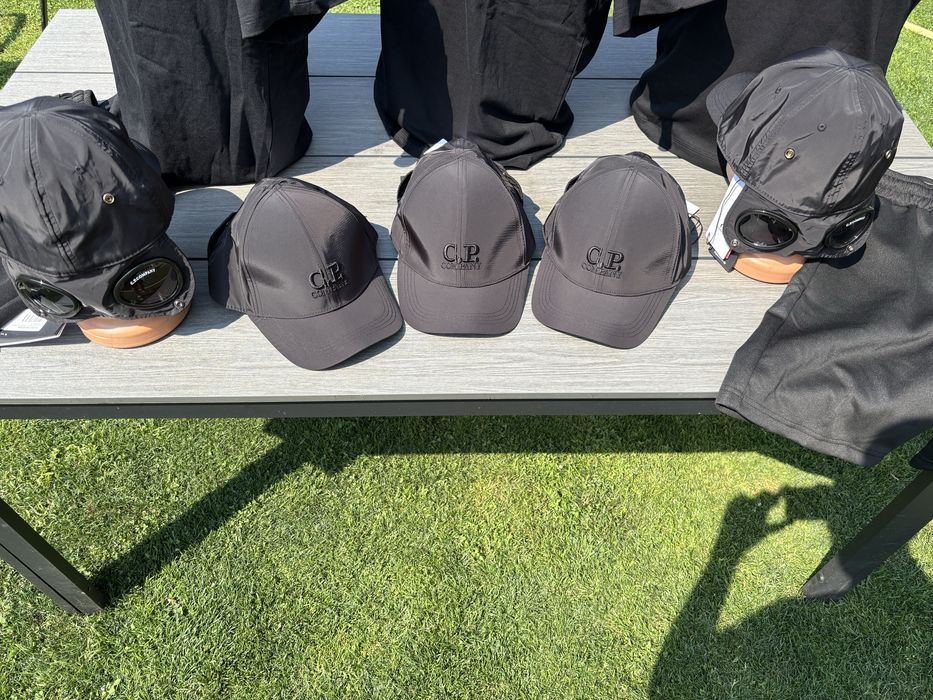 Cp company шапка с козирка
