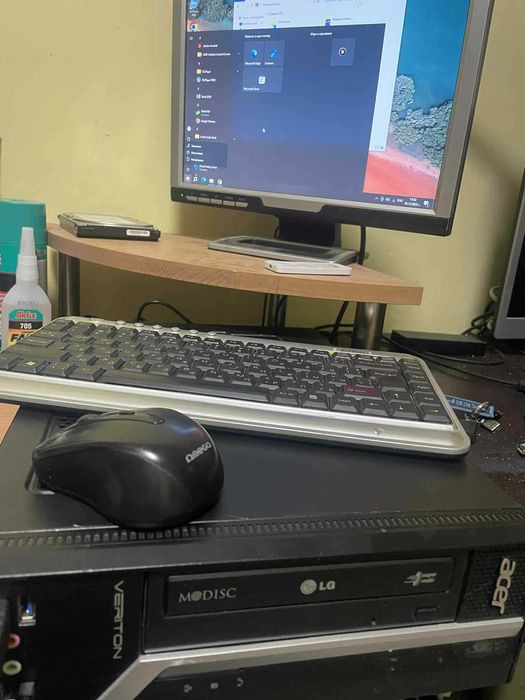 Acer Veriton x2630g ,ATI Radeon HD 5450,14 инчов монитор плюс подарък