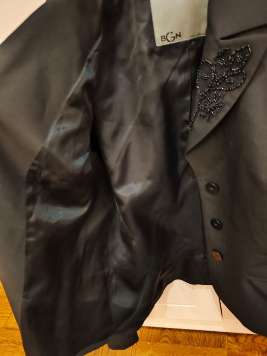 Стильный черный пиджак