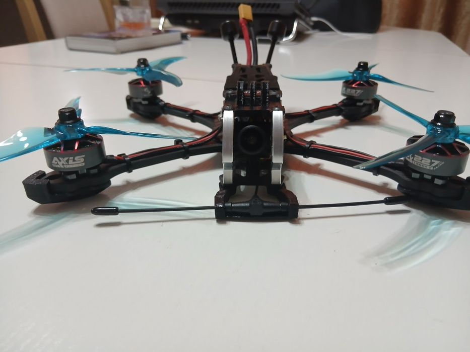 FPV DRON MARK 5  квадрокоптер мврк5