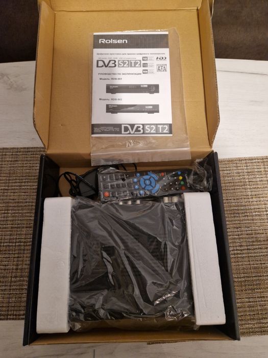 Цифров телевизионен приемник Rolsen RDB-901