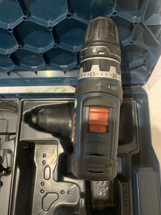 Bosch GSR 12V-15 FC/ + 1 батерия 2 ah.,винтоверт със 4 сменяеми глави/