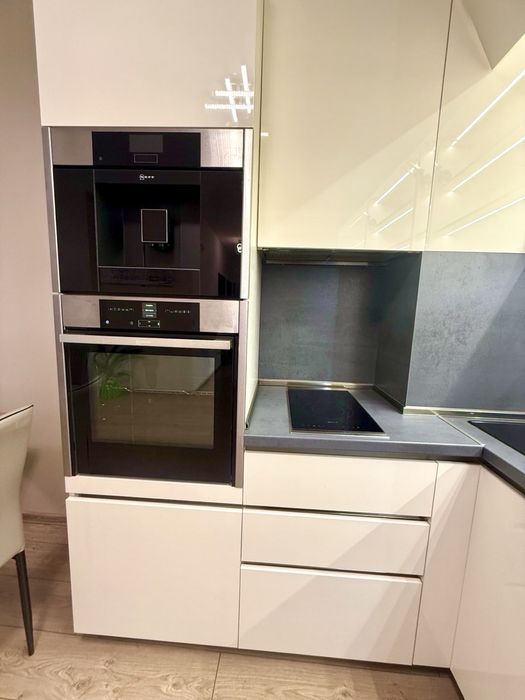 Тристаен апартамент с двор, в луксозен комплекс в Студенски Град