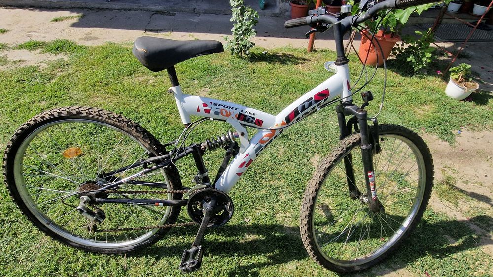 Bicicletă Mountain Bike