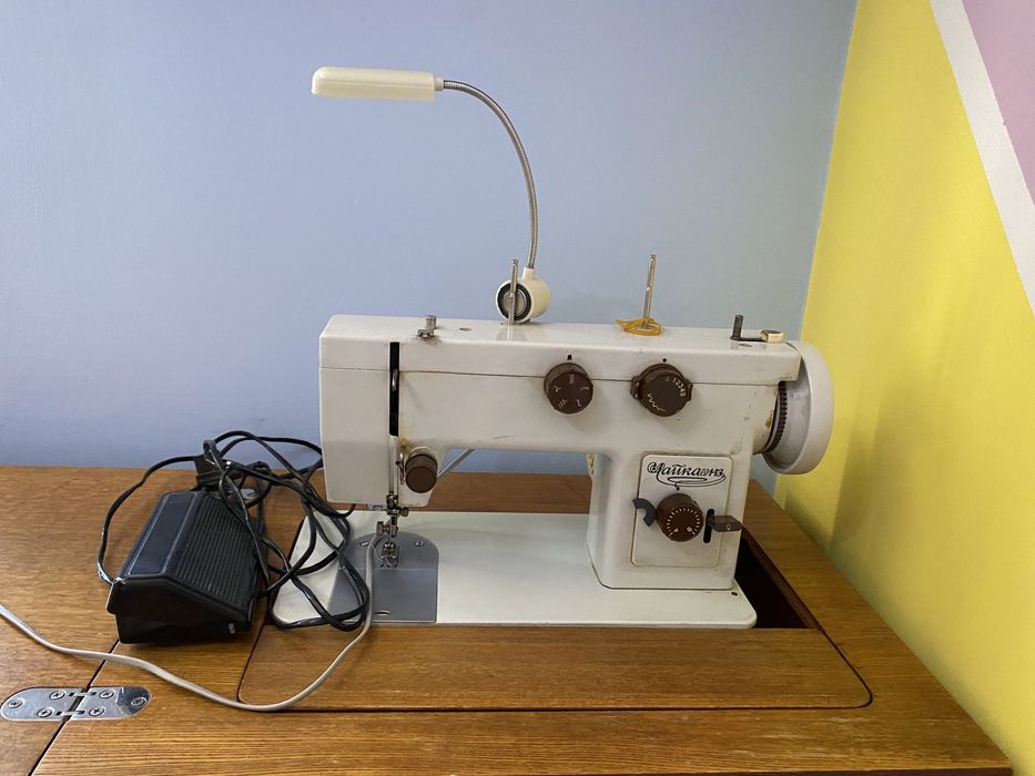 Швейная машинка электрическая чайка 143