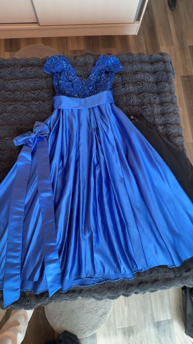 rochie elegantă eveniment