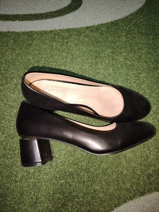 Класически черни обувки