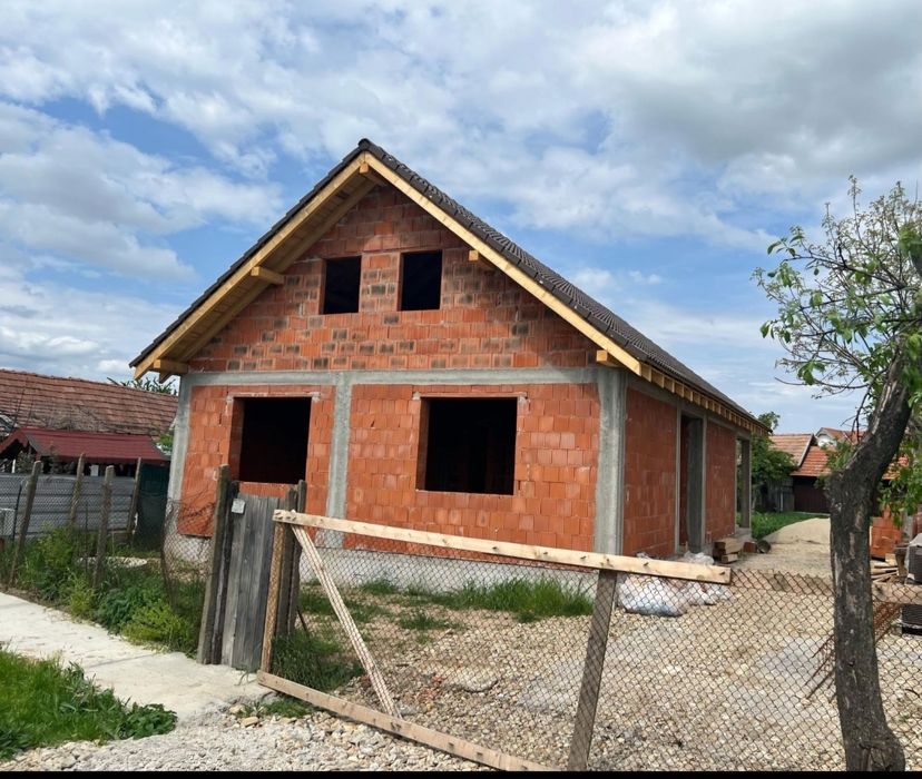 Casa in rosu Biharia Gaspar Andras