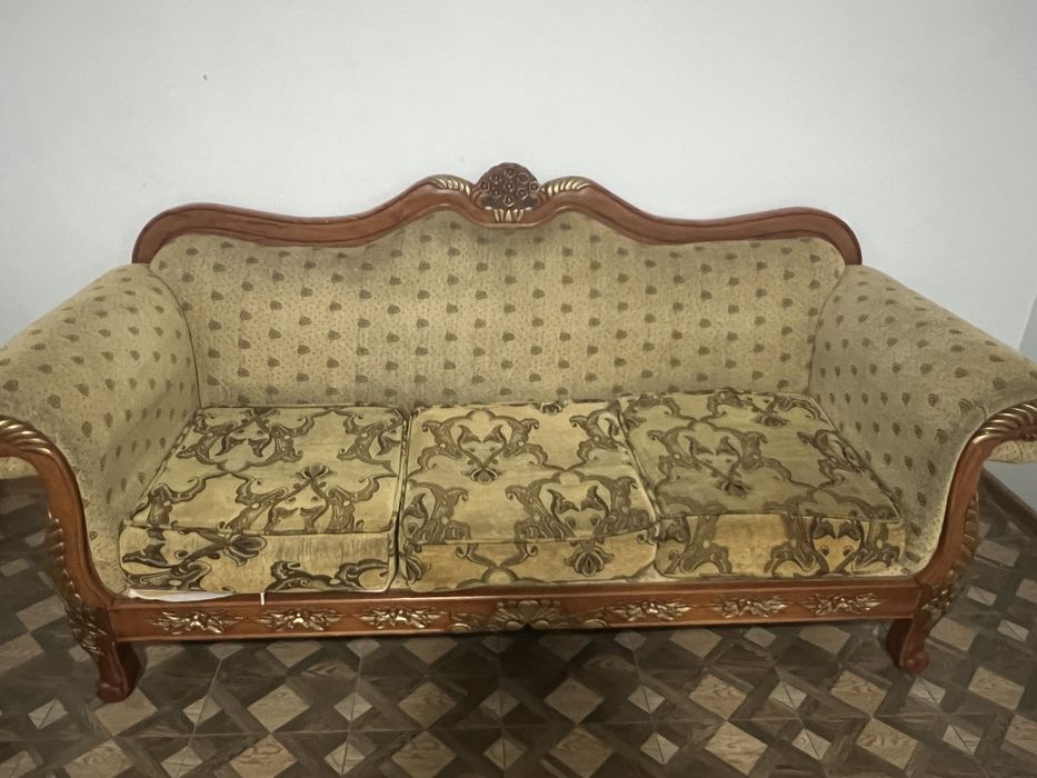 Продаю диван, б/у