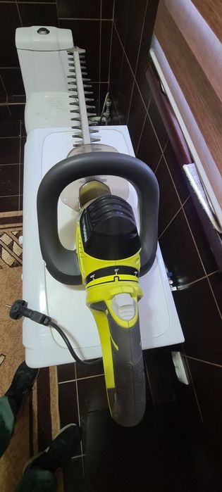 Кусторез электрический Ryobi 550w