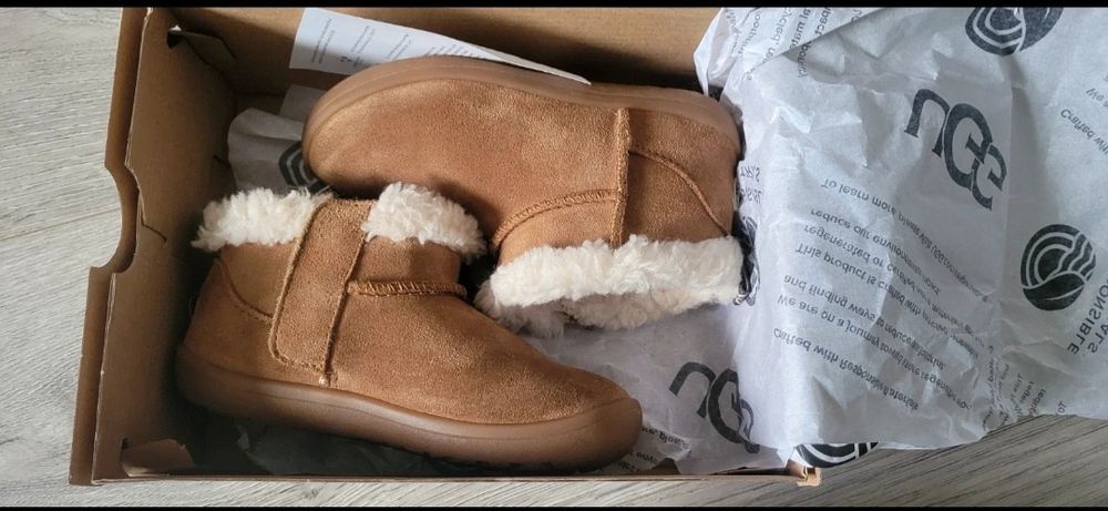 Ghete ugg marimea 27