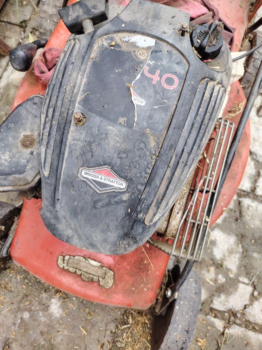 Самоходна косачка за трева и райграс