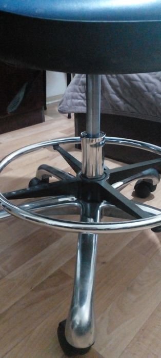 Офисное креслрпродам