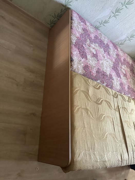 Продам диван спальный