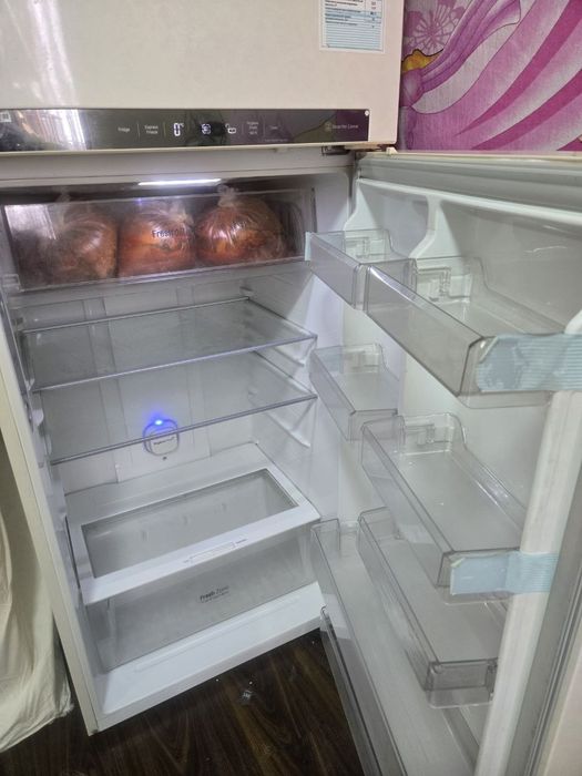 Бльшой Холодильник LG