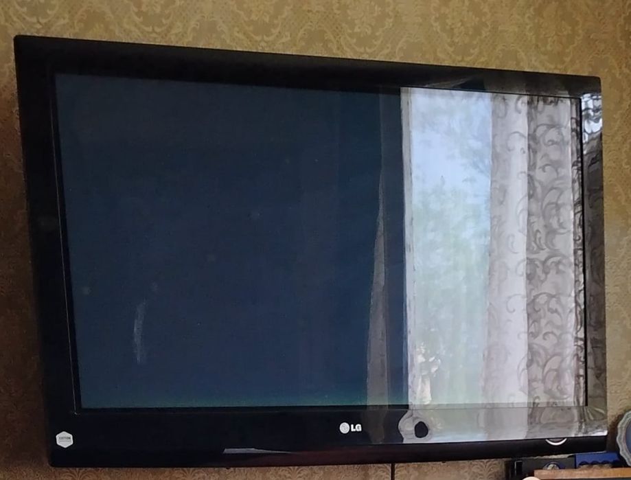 Продается телевизор не смарт LG