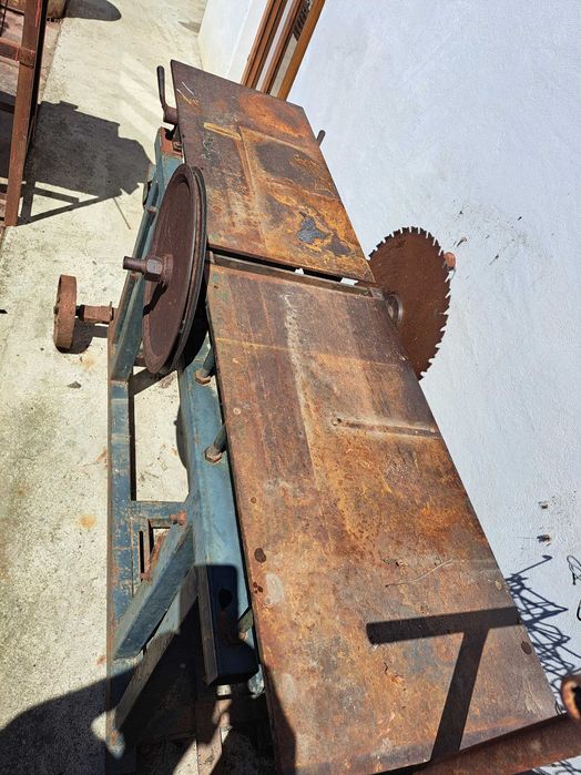 Circular lemn cu abrict inclus