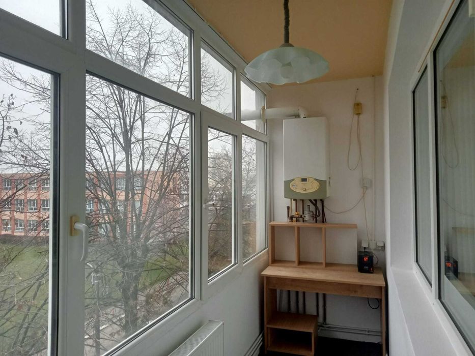 De inchiriat apartament 3 camere, decomandat, mobilat și utilat, Vest