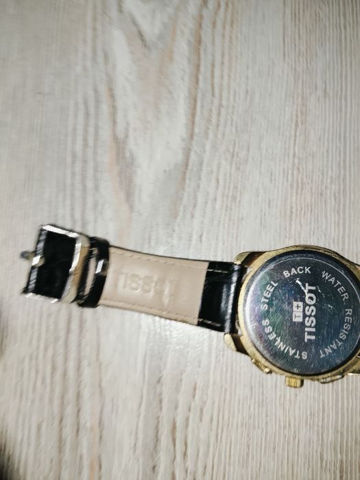 Продам часы TISSOT