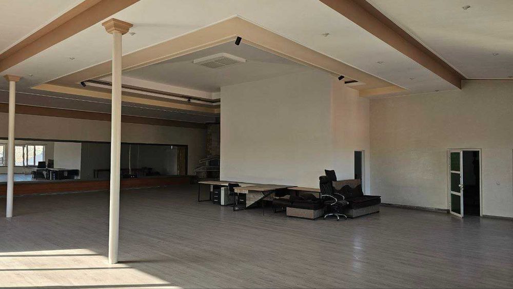 Паркентский Риезий база 20-сот строения 2300 м² въезд