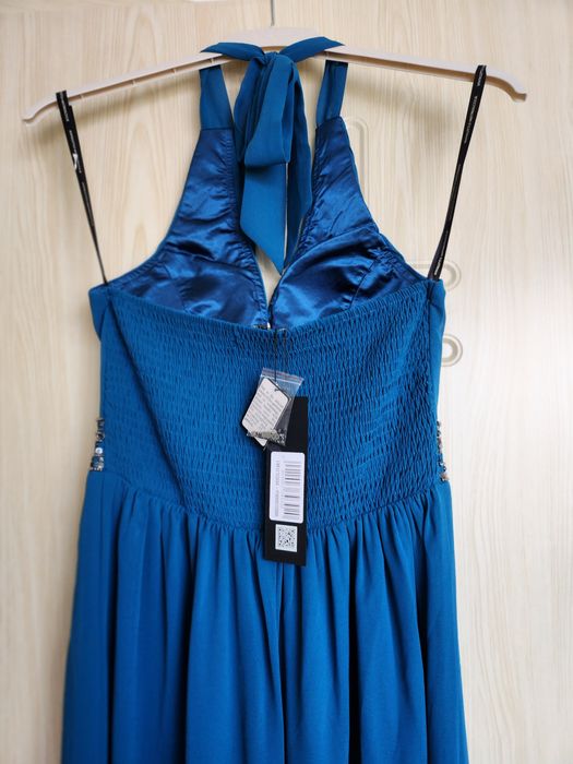 Дамска официална рокля с гол гръб