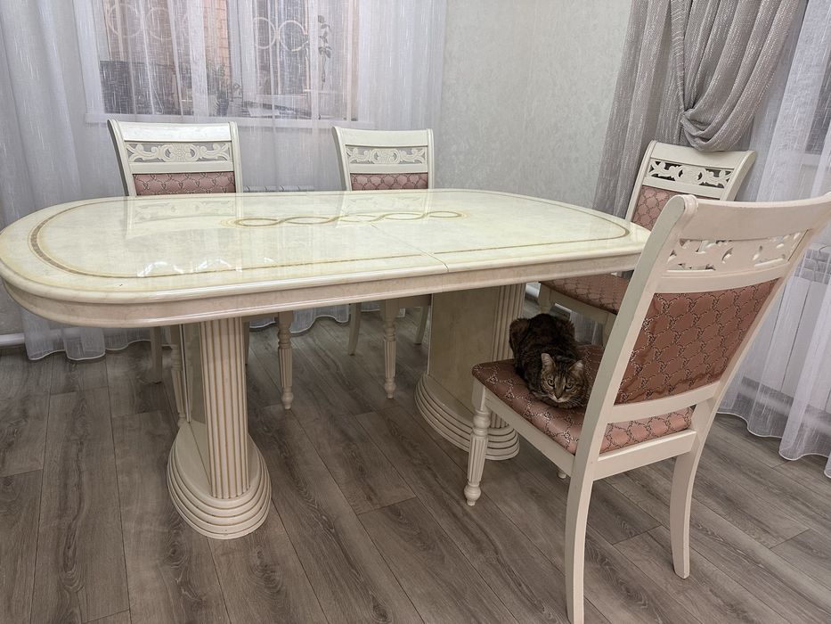 Продам стол+ стулья