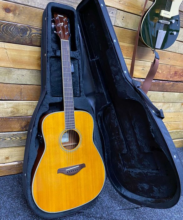 "ВОЛШЕБНАЯ" гитара YAMAHA FG TA трансакустика