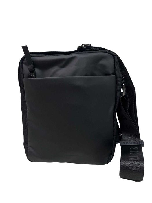 Мъжка чанта Hugo Boss 005 !