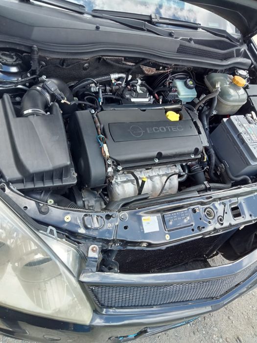 Опель Астра черный