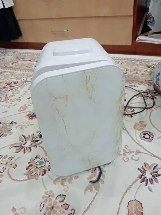 Холодильник  для косметики