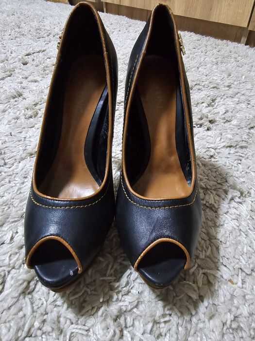 Продам обувь женскую