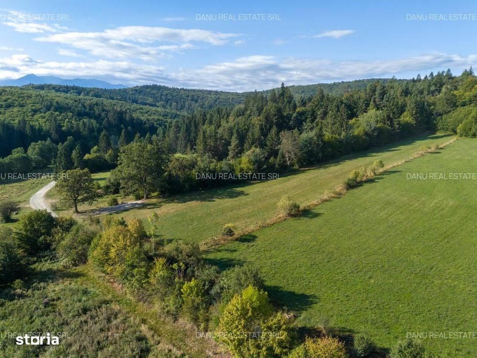 Teren intravilan 3.300 mp cu vedere către lac – Vulcan, zona lacurilor