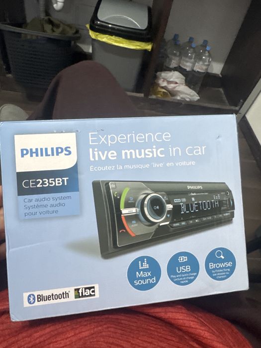 Casetofon auto PHILIPS USB Bluetooth Telefon NOU