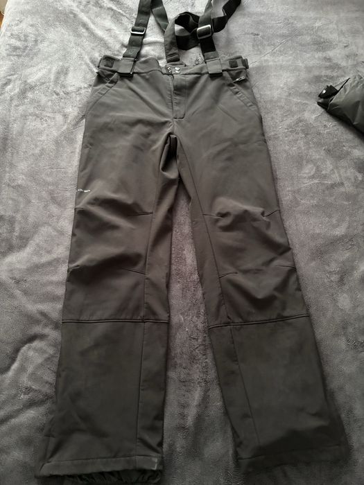 Costum ski impecabil