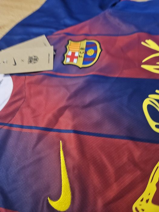 Tricou FC Barcelona folosit in el clasico  cu #4 araujo, rar