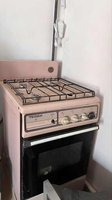 Продам газ плиту