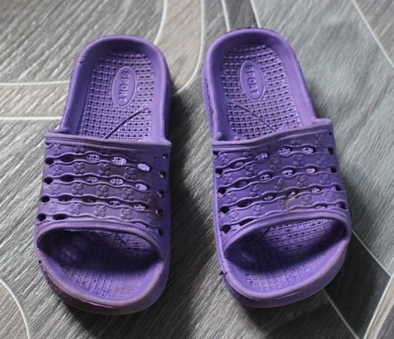 Продам сланцы на девочку