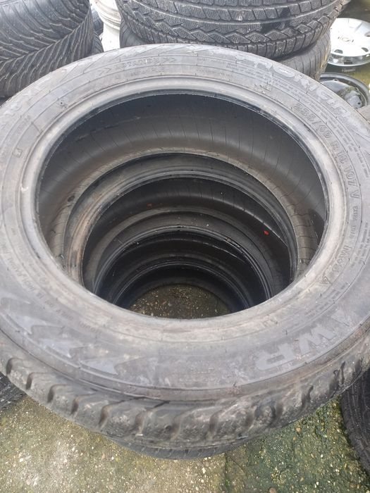 Nokian 235/60/18 4  броя