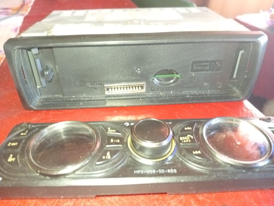 Radio Mp3 player USB - SD Card  Aux Auto