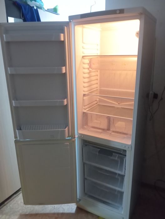 Продам холодильник