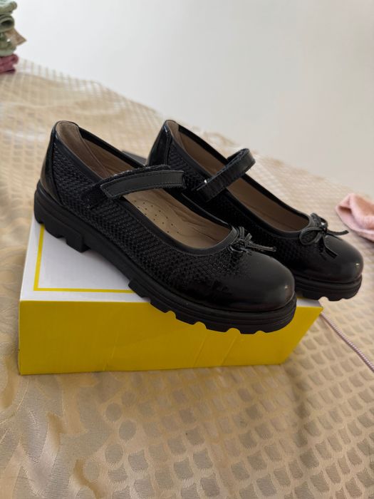 Продам туфли детские