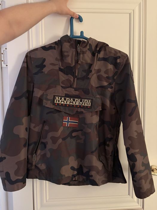 Продам анорак Napapijri